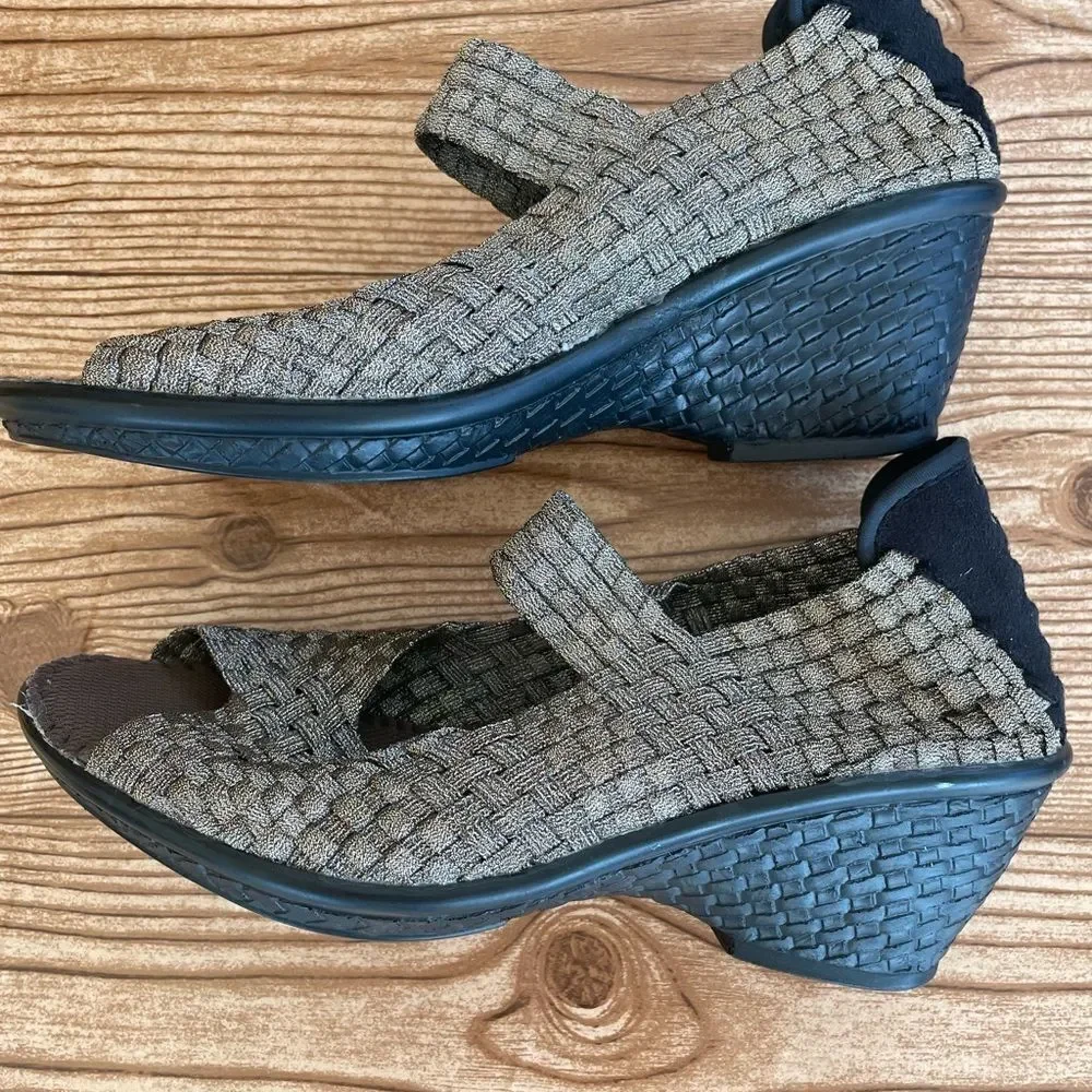 𝅺BM Bernie Mev metallic woven wedge sandals , size EU 37.